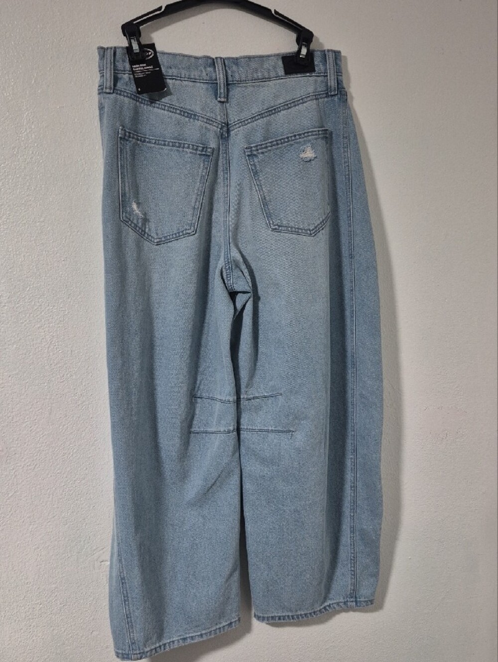 Scoop High-Rise Ankle Barrel Jeans with Distressed Detail - Picture 5 of 9